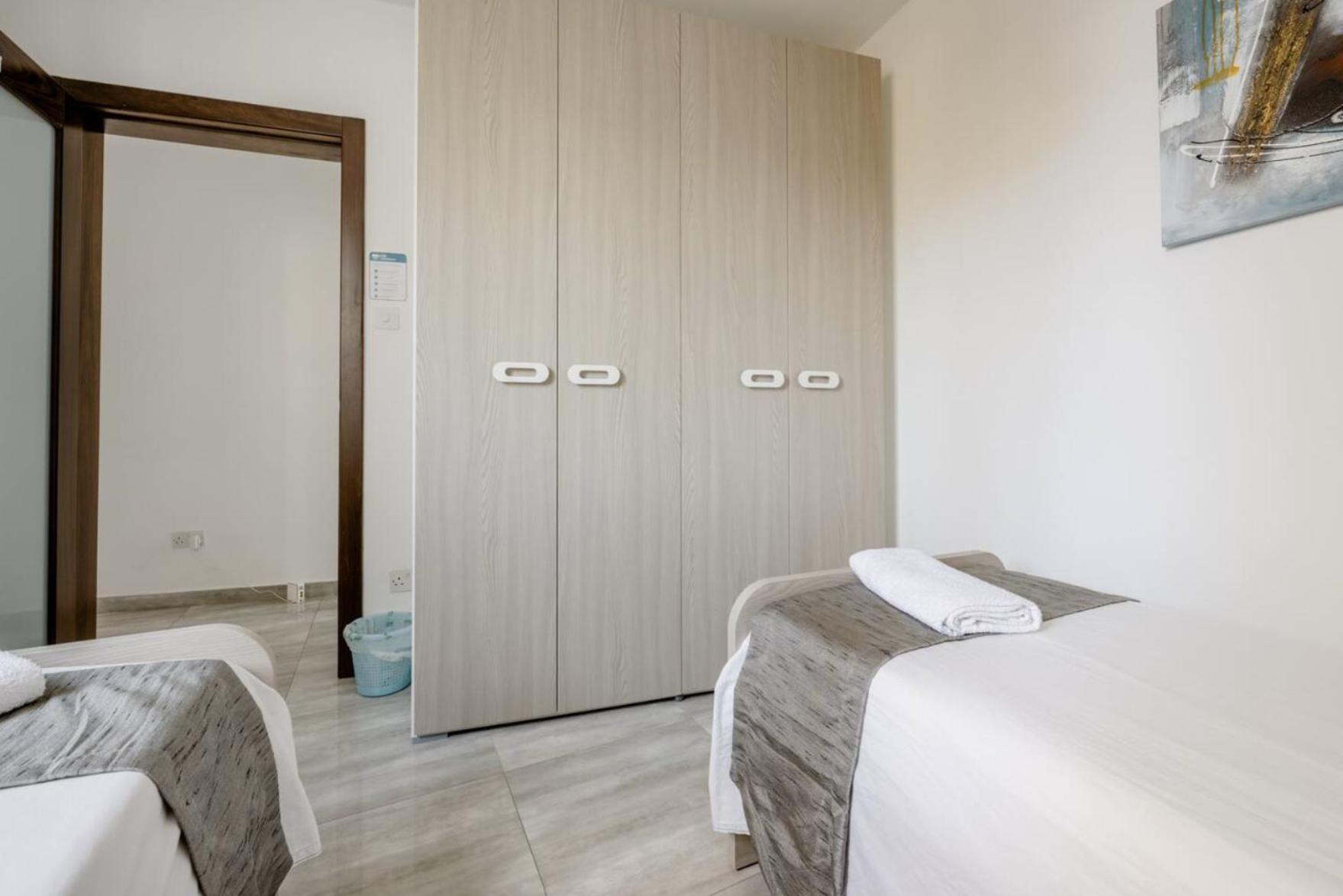 F12 Room 2, Private Room Two Single Beds Privated Bathroom In Shared Flat Msida Exteriér fotografie